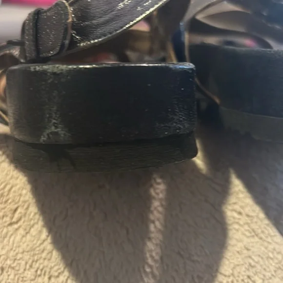 Sandals & Shoes - Picture 4 of 11